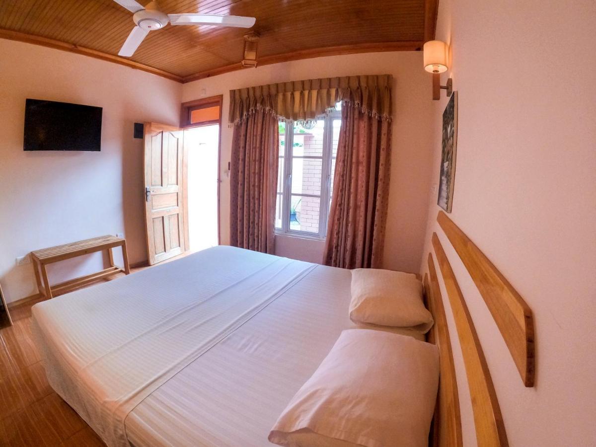 New Breeze Thoddoo Inn Extérieur photo