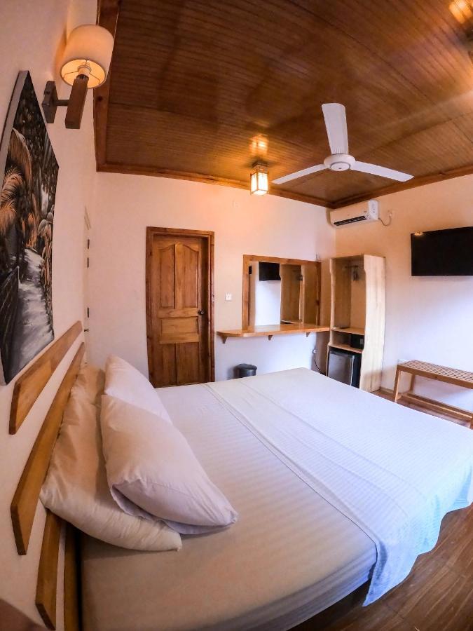 New Breeze Thoddoo Inn Extérieur photo