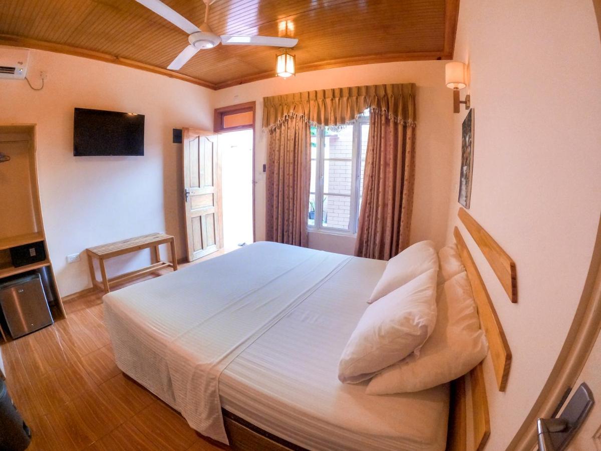New Breeze Thoddoo Inn Extérieur photo